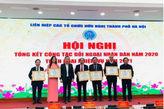 Câu lạc bộ Lữ hành Unesco Hà Nội vinh dự được trao tặng Bằng khen của Đoàn Chủ tịch Liên hiệp các tổ chức Hữu nghị Việt Nam (VUFO)