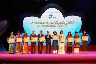 Phó Thủ tướng Vũ Đức Đam dự lễ trao giải thưởng Du lịch Việt Nam 2019