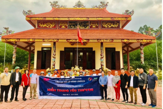 Câu lạc bộ Lữ hành UNESCO và hành trình “Về miền Trung yêu thương” - Chia sẻ hỗ trợ đồng bào khắc phục thiên tai